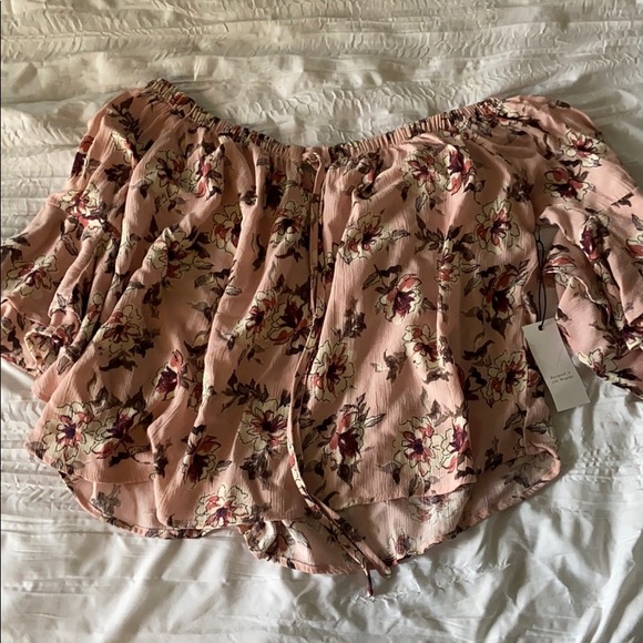 Blush floral off shoulder top - Picture 3 of 4